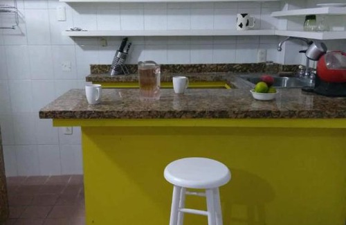 Jiutepec Apartamento | Departamento cerca de CIVAC con cocina amarilla