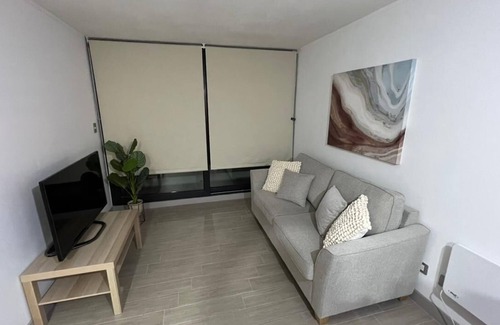 Nunoa Apartamento | Departamento completo, estacionamiento gratis, cerca de mall y supermercados