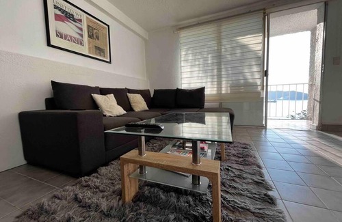 Caleta Apartamento | Departamento con alberca y vista al mar.
