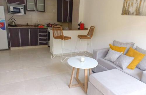Lomas de Zamora Apartamento | Departamento de 2 amb. en Lomas Centro con terraza
