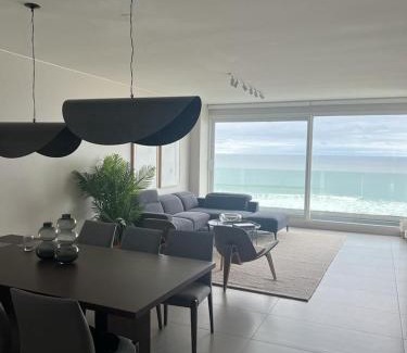 Aidy Grill Apartamento | Departamento de lujo con vista al mar frente playa brava Punta Del Este Torre Le Parc lll