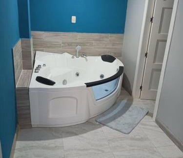 Cuenca Apartamento | Departamento Doble con Jacuzzi