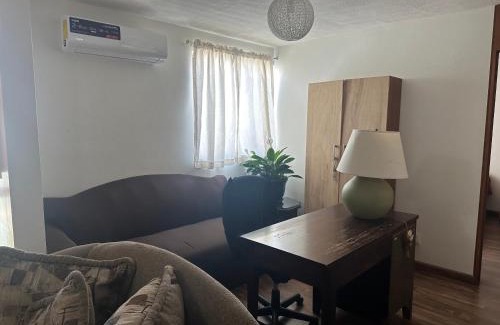 La Joya Apartamento | Departamento en fraccionamiento para 4 personas, cuenta con todo para estancias largas, seguridad y estacionamiento, zona céntrica, bancos,garitas,plazas
