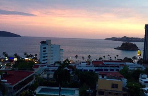 Farallón Apartamento | Departamento Familiar en Acapulco con Hermosa Vista!