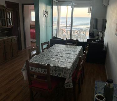 Monte Hermoso Apartamento | Departamento frente al mar 1 B