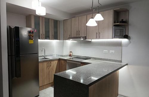 Quito Apartamento | Departamento ideal para trabajo o turismo, cerca de Embajada A, Solca y Estadio O