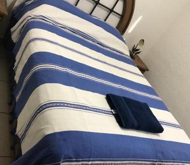 Crucecita Apartamento | Departamento la crucecita, con aire acondicionado, excelente ubicación, en segunda planta
