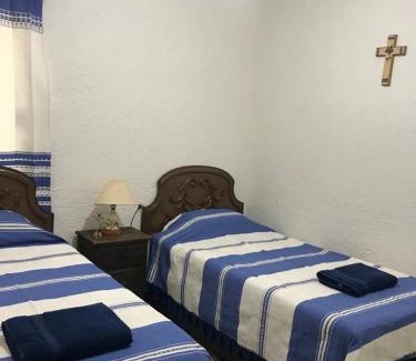 Crucecita Apartamento | Departamento la crucecita, con aire acondicionado, excelente ubicación, en segunda planta