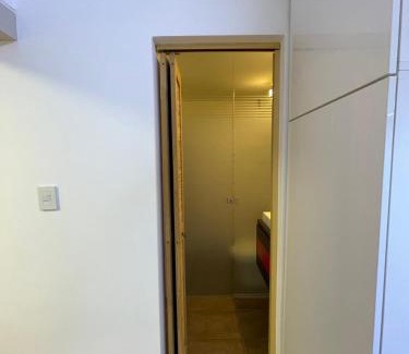 Córdoba Apartamento | Departamento PB, patio y asador privados - NUEVO SERVICIO Estacionamiento 24hs INCLUIDO - Cerca de hotel Quinto Centenario, Nuevocentro shopping, Hospital Clinicas y Club Universitario Córdoba Sede central