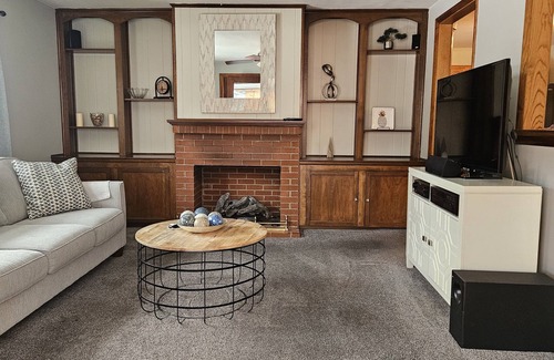 St. Matthews Casa | DERBY 151 Run for the Roses 1 Month House Rental: 11 miles from Churchill Downs