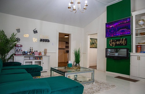 Smoketown Jackson Casa | Derby City Green Oasis