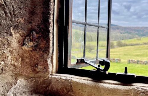 Alport Casa | Derbyshire Chapel for 6 at Harthill Hall private hot tub 8am - 10pm plus private daily use of indoor pool and sauna 1 hour