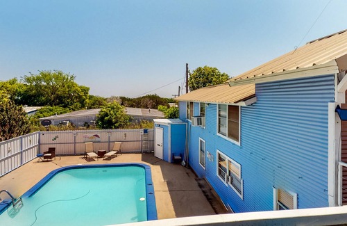 Laguna Park Casa | Derekville #6 | Condo in Clifton