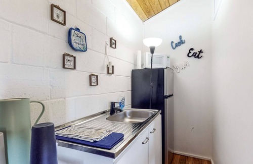 Laguna Park Casa | Derekville Unit #1 | Condo in Clifton with pool & hot tub