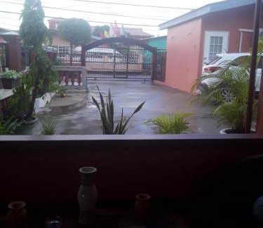 Piarco Cama Y Desayuno | Derick's Inn