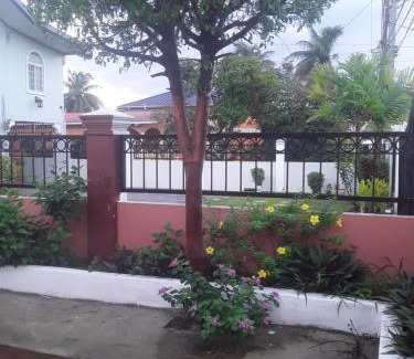 Piarco Cama Y Desayuno | Derick's Inn