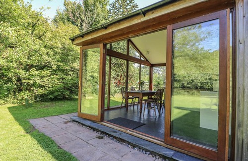 Whitland Casa | Derry Cottage