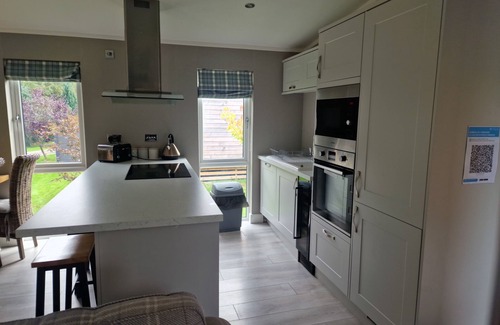Llanfair Caereinion Cabina | Derwen 2 Bedroom Luxury Lodge