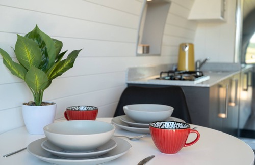 Welshpool Cabina | Derwen - a glamping pod with hot tub