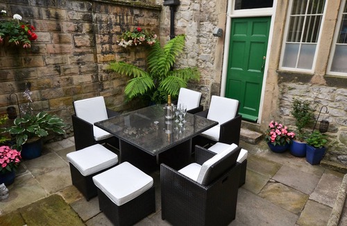 Matlock Casa | Derwent House ideal for groups or a special occasion. All prices fully inclusive