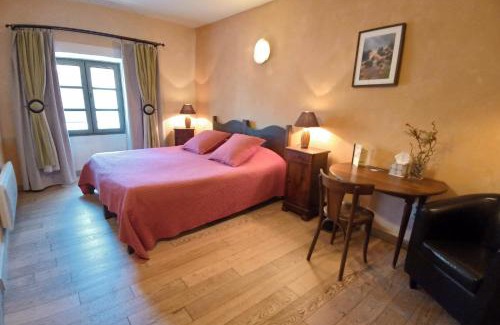 Herepian Cama Y Desayuno | Des Lits Sur La Place