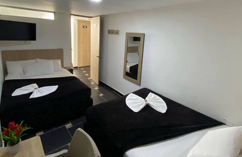 Robledo Hotel | Descanso en familina en los colores