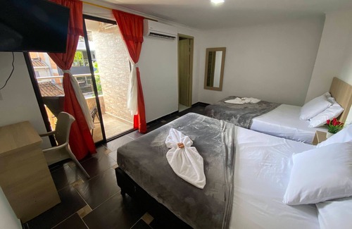 Robledo Hotel | Descanso en familina en los colores