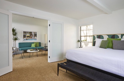 Uptown Design District Hotel | Descanso Resort - A Men’s Resort