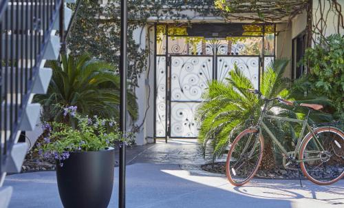 Uptown Design District Complejo | Descanso Resort, A Men's Resort