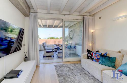 Rivoltella Apartamento | DesenzanoLoft Official Partner Homes & Villas by Marriott Bonvoy - Warda Lovely Suite