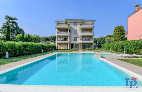 Desenzano del Garda Apartamento | DesenzanoLoft Official Partner Homes & Villas by Marriott Bonvoy - Oscar Luxury Suite