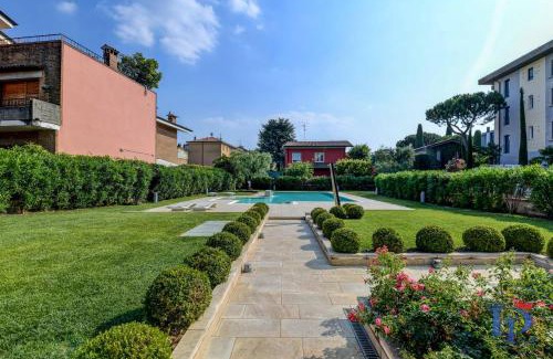 Desenzano del Garda Apartamento | DesenzanoLoft Official Partner Homes & Villas by Marriott Bonvoy - Oscar Luxury Suite