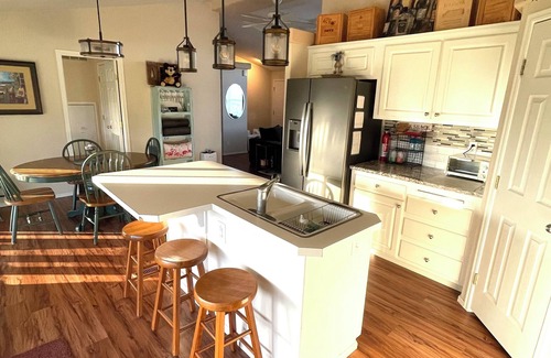 Desert Aire Casa | Desert Aire golfers paradise! Watch the golfers and enjoy views of the river.