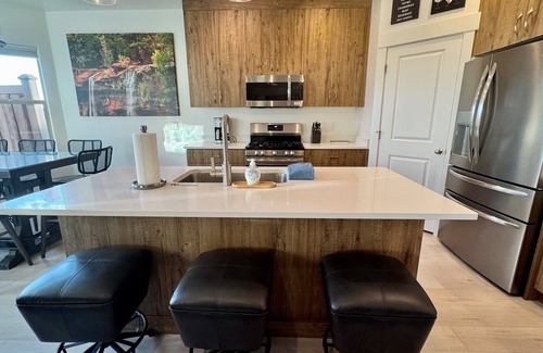 Apple Valley Casa | Desert Basecamp near Zion & Gooseberry Mesa | Family-Friendly New Build