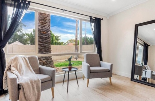Cavalier Vista Casa | Desert Cactus Oasis Pool - walk to Old Town!