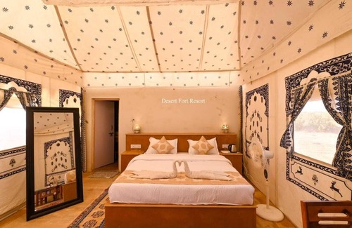 Kanoi Hotel | Desert Fort Resort