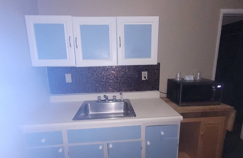 Downtown Las Vegas Hotel | DESERT HILLS MOTEL