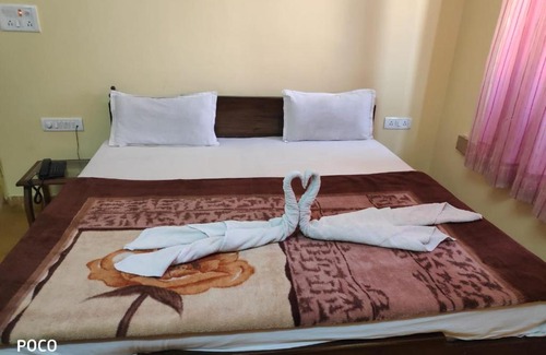 Amar Sagar Pol Hotel | Desert Holiday And Camp