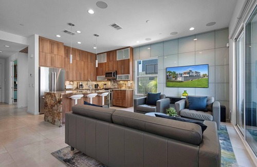 Racquet Club West Condominio | Desert Horizon - A Ryson Property