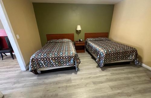 Corona Hotel | Desert Inn Motel