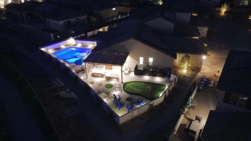 La Quinta Casa | Desert Isle Walk to Stadium Course MTN Views
