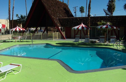 Tahquitz River Estates Hotel | Desert Lodge