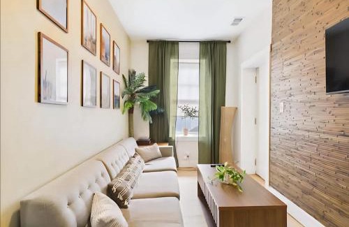 West Town Apartamento | Desert Mirage 2BR Patio & Free Parking
