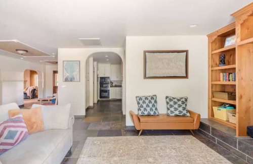 Camelback East Casa | Desert Oasis: 5BR Home with Pool & Firepit