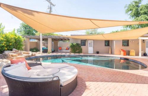 Camelback East Casa | Desert Oasis, 5BR Home with Pool and Firepit