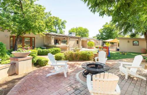 Camelback East Casa | Desert Oasis, 5BR Home with Pool and Firepit