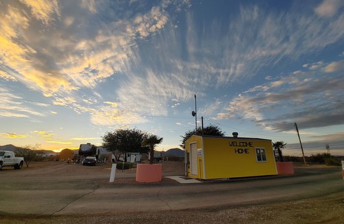 McNeal Cabina | Desert Oasis "Cactus" Cabin