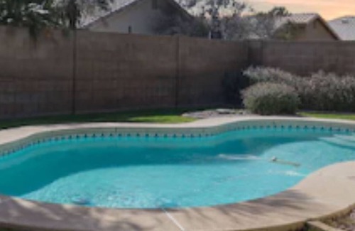North Las Vegas Casa | Atractiva casa tranquila con piscina