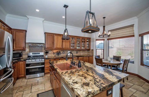 Yuma Casa | Desert Pad for Large Groups & Families!