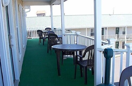 Ortley Beach Hotel | Desert Palm Inn